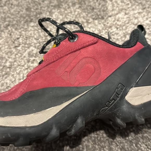 Five Ten. Camp Four Womens 7.5 hiking, canyoneering shoe - Picture 7 of 7